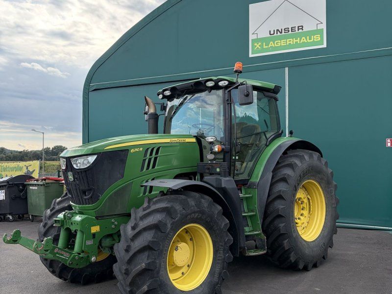John Deere 6210R