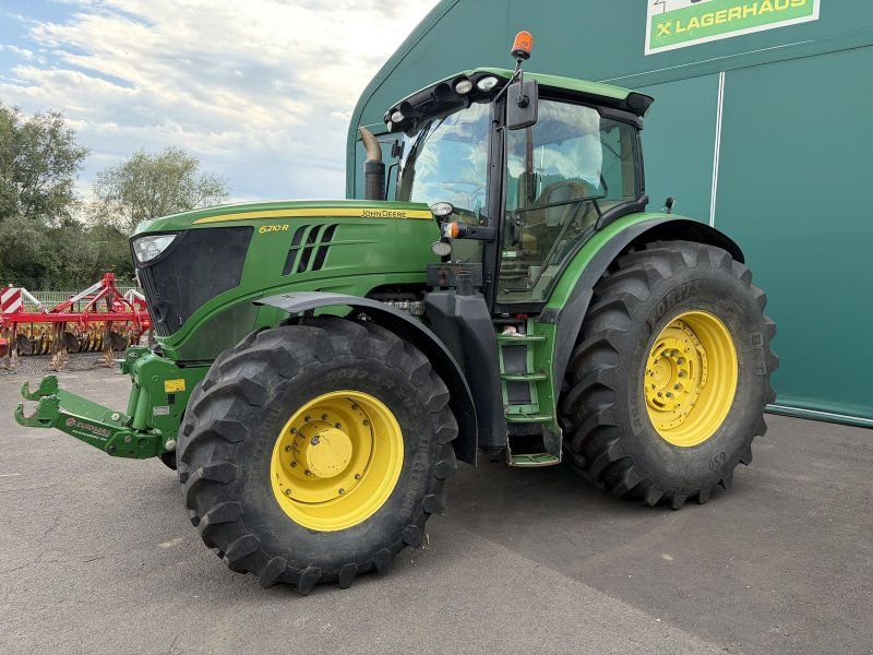 John Deere 6210R