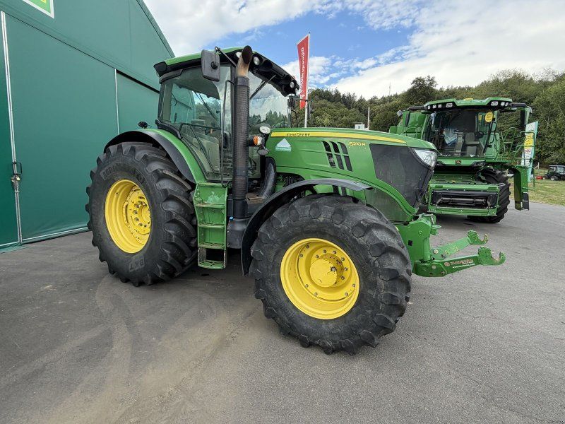 John Deere 6210R