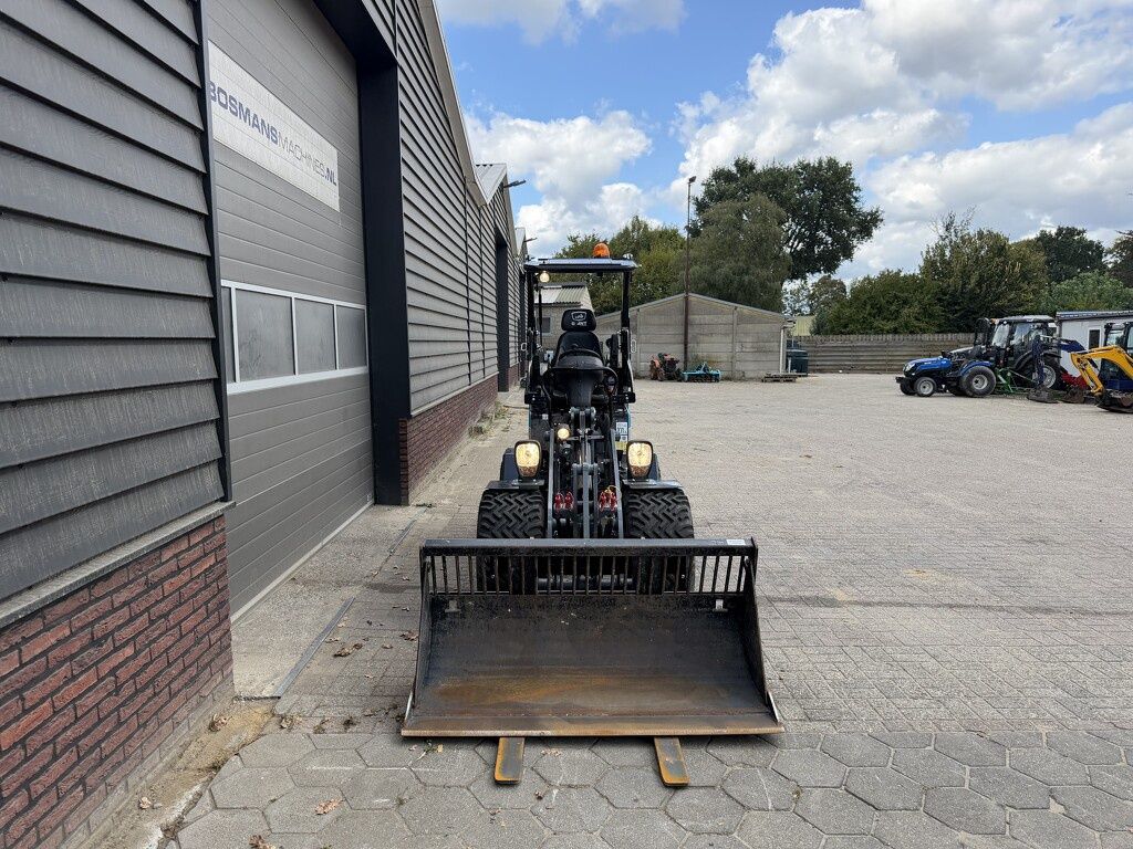 Giant G1500 L X-tra minishovel DEMO 2026 €520 LEASE