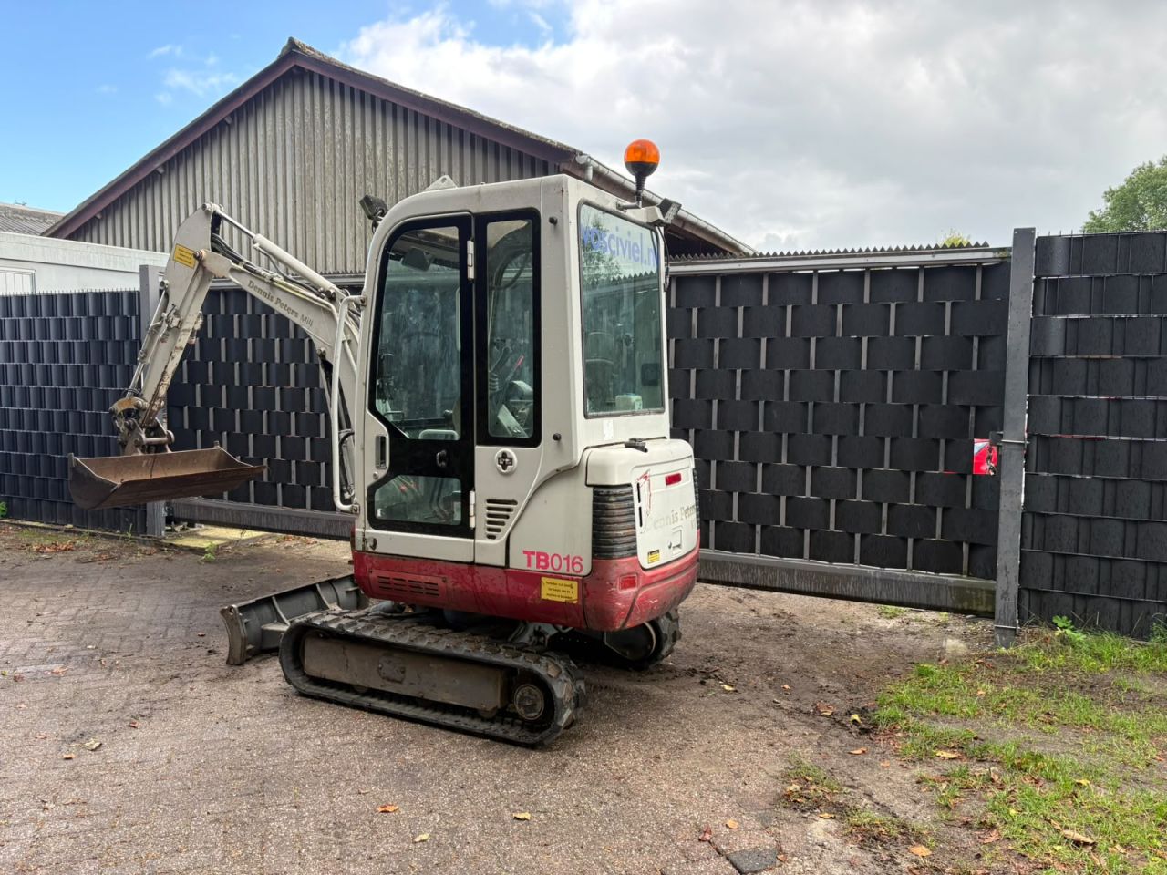Takeuchi tb 016 minigraver kubota bobcat yanmar minishovel