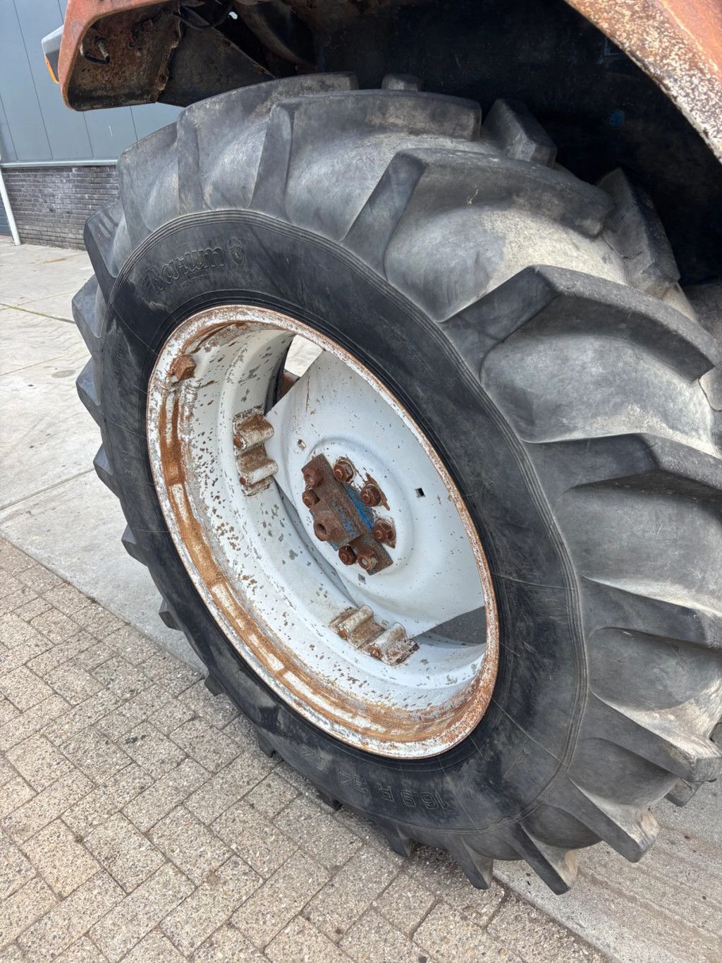Ford 5610