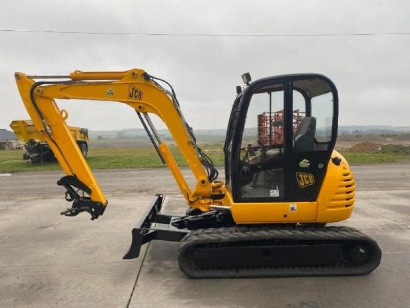 JCB 8060