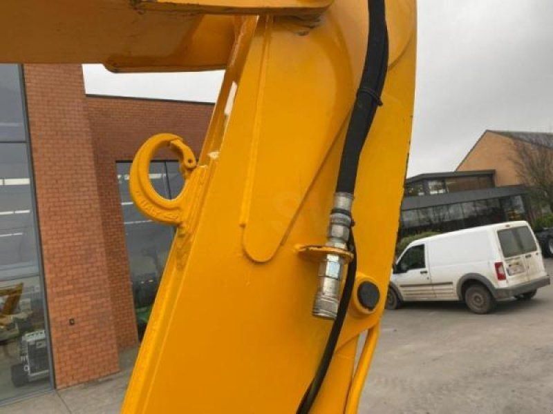 JCB 8060