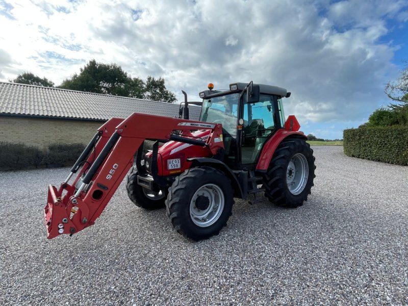 Massey Ferguson 5455 DYNA 4