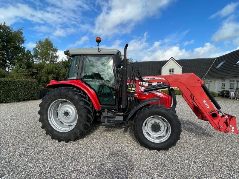 Massey Ferguson 5455 DYNA 4