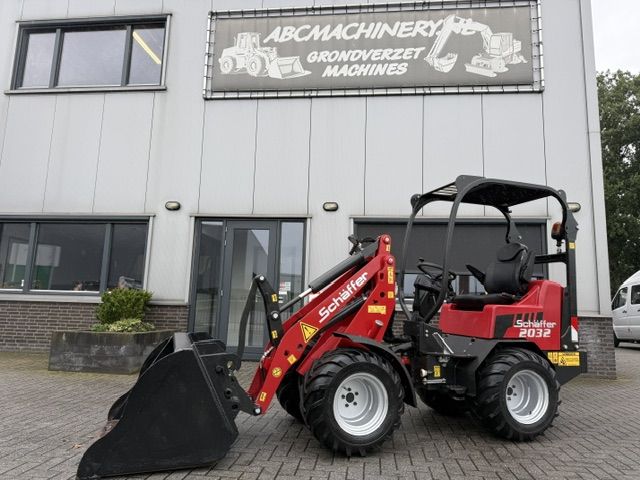 Schaffer 2032 Bj2019 3200u Minishovel Kniklader Giant Weidemann