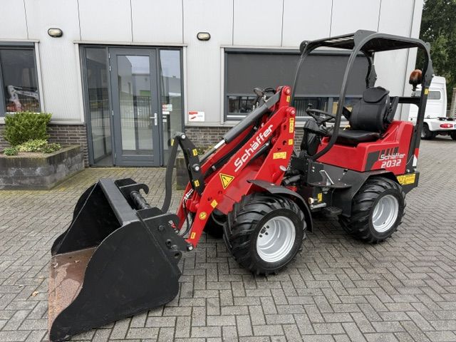 Schaffer 2032 Bj2019 3200u Minishovel Kniklader Giant Weidemann