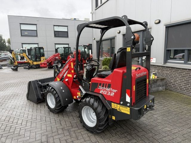 Schaffer 2032 Bj2019 3200u Minishovel Kniklader Giant Weidemann