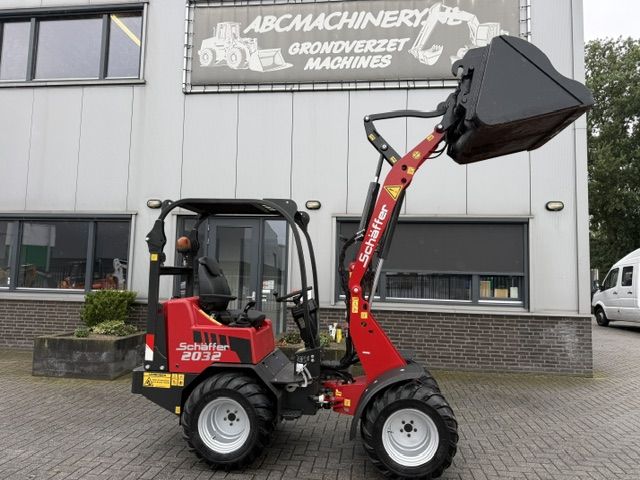 Schaffer 2032 Bj2019 3200u Minishovel Kniklader Giant Weidemann