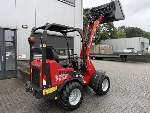 Schaffer 2032 Bj2019 3200u Minishovel Kniklader Giant Weidemann