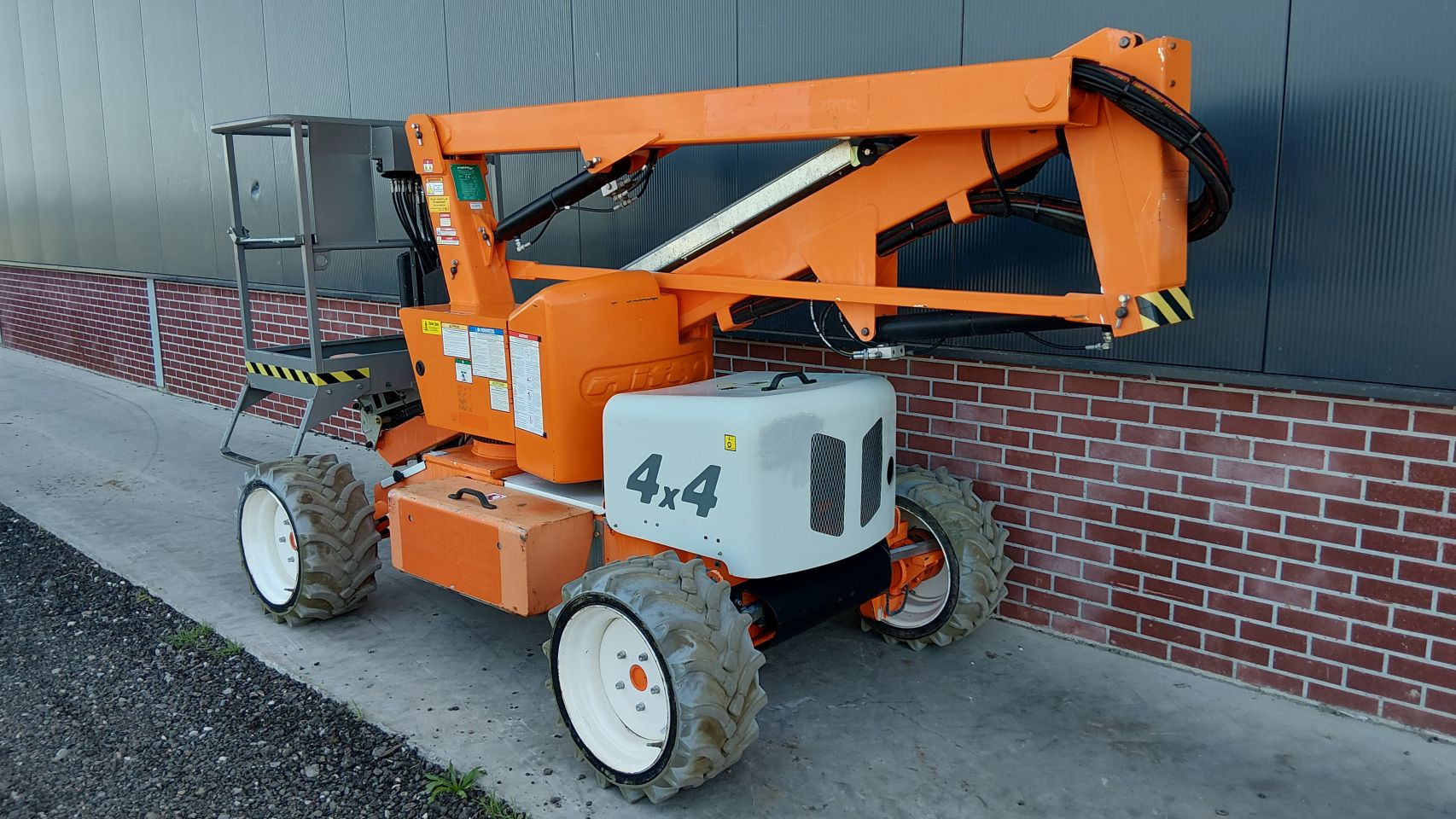 Nette Niftylift Hr12DE 4WD hybride nieuwe accus HR