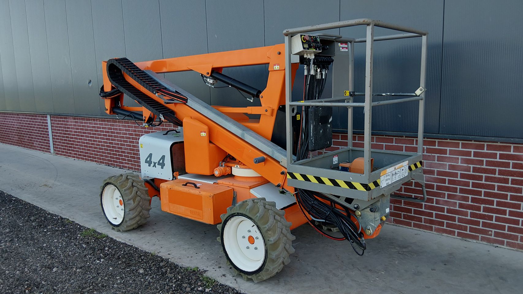 Nette Niftylift Hr12DE 4WD hybride nieuwe accus HR