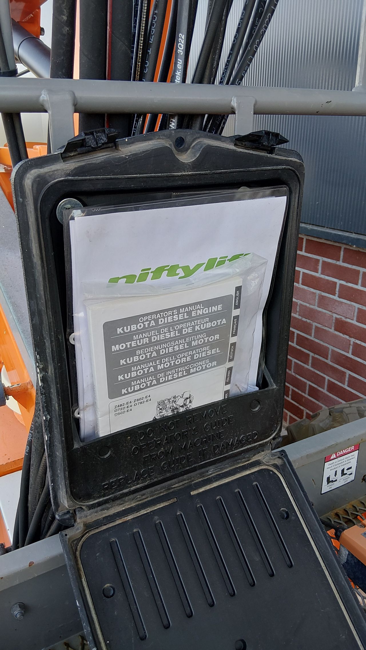 Nette Niftylift Hr12DE 4WD hybride nieuwe accus HR