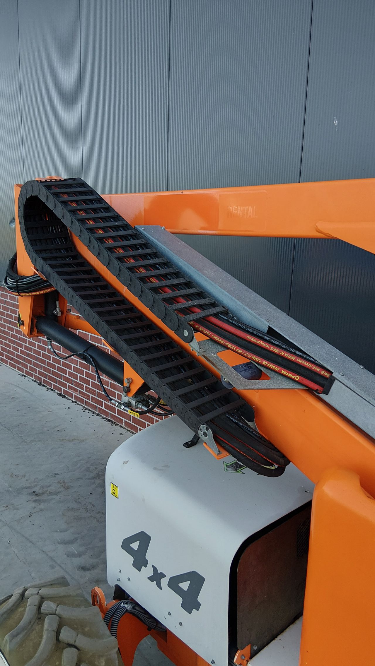 Nette Niftylift Hr12DE 4WD hybride nieuwe accus HR