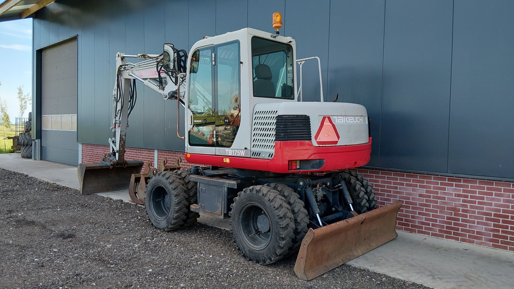 Complete Takeuchi TB175W mobiele sloop/sor/maai fu