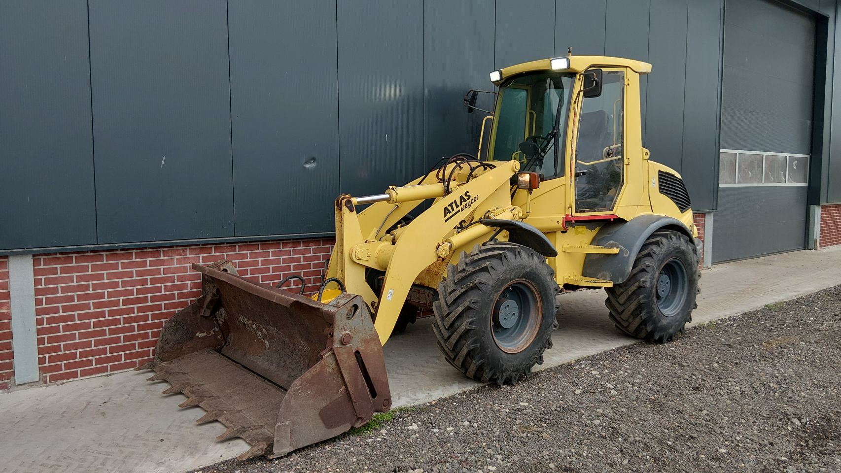 Atlas 80 shovel met kenteken (bj2001) 80