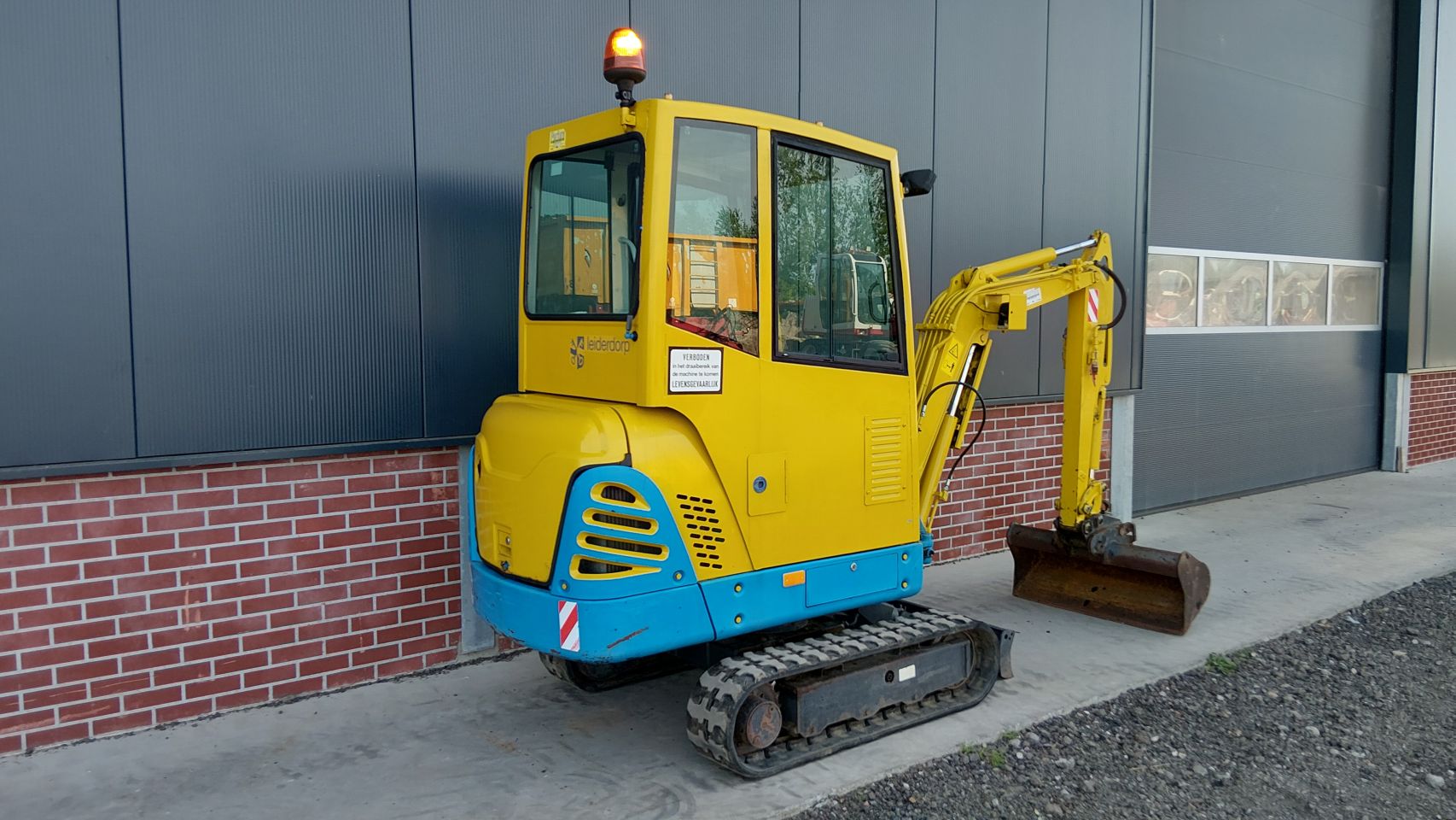 Nette IHI 17NE graafmachine ex gemeente (Bj2002) 1