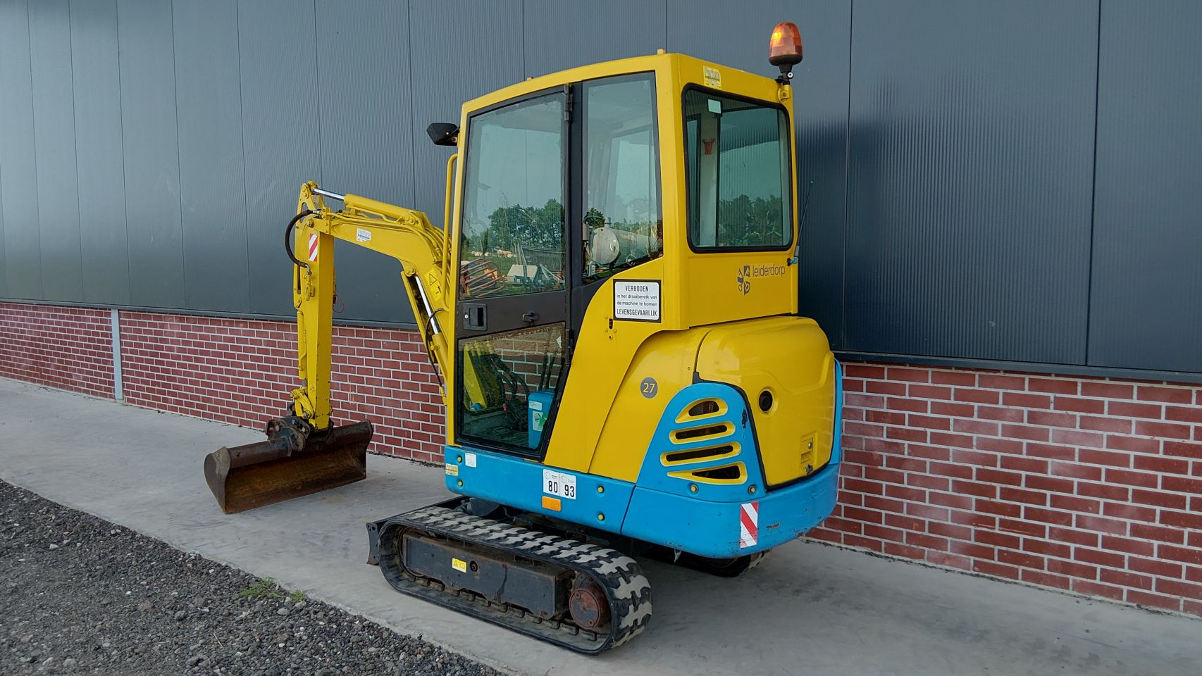 Nette IHI 17NE graafmachine ex gemeente (Bj2002) 1