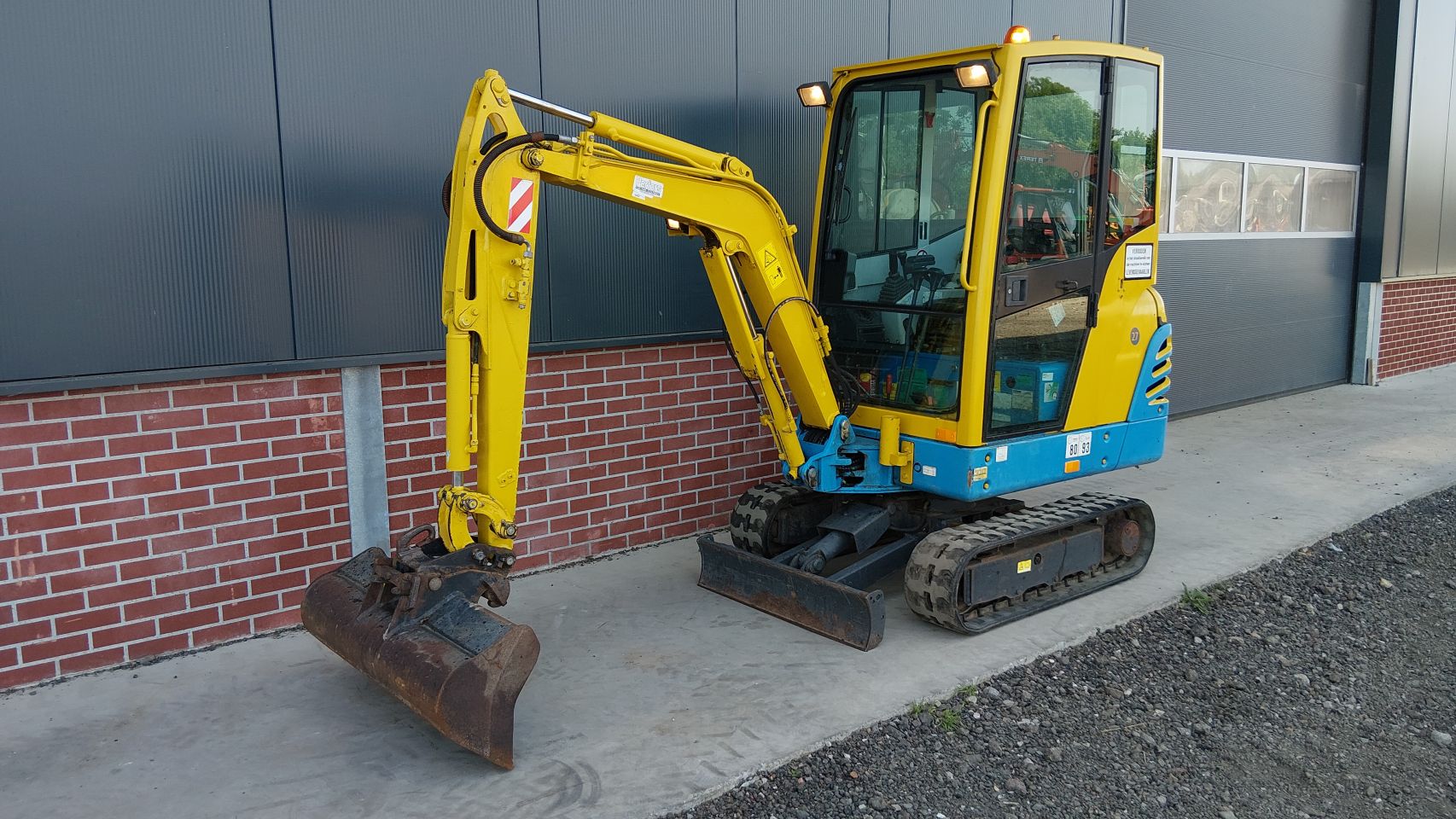 Nette IHI 17NE graafmachine ex gemeente (Bj2002) 1
