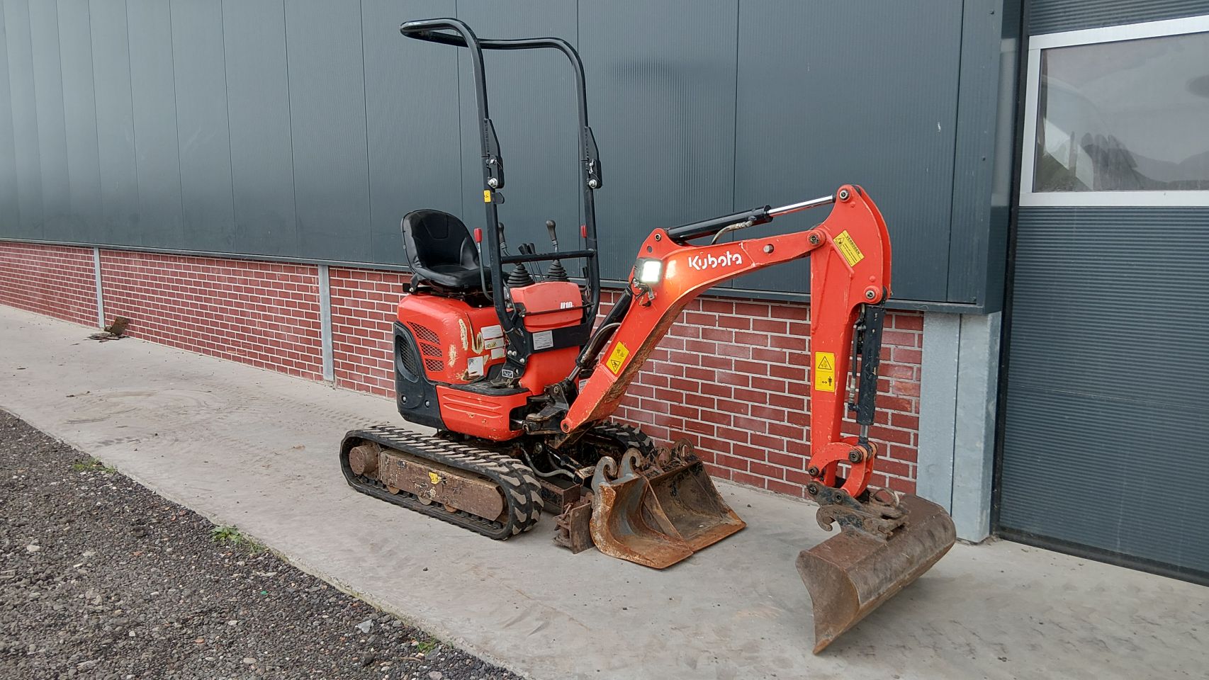 Nette Kubota U10-3 (bj2020) 3 bakken nieuwe rupsen