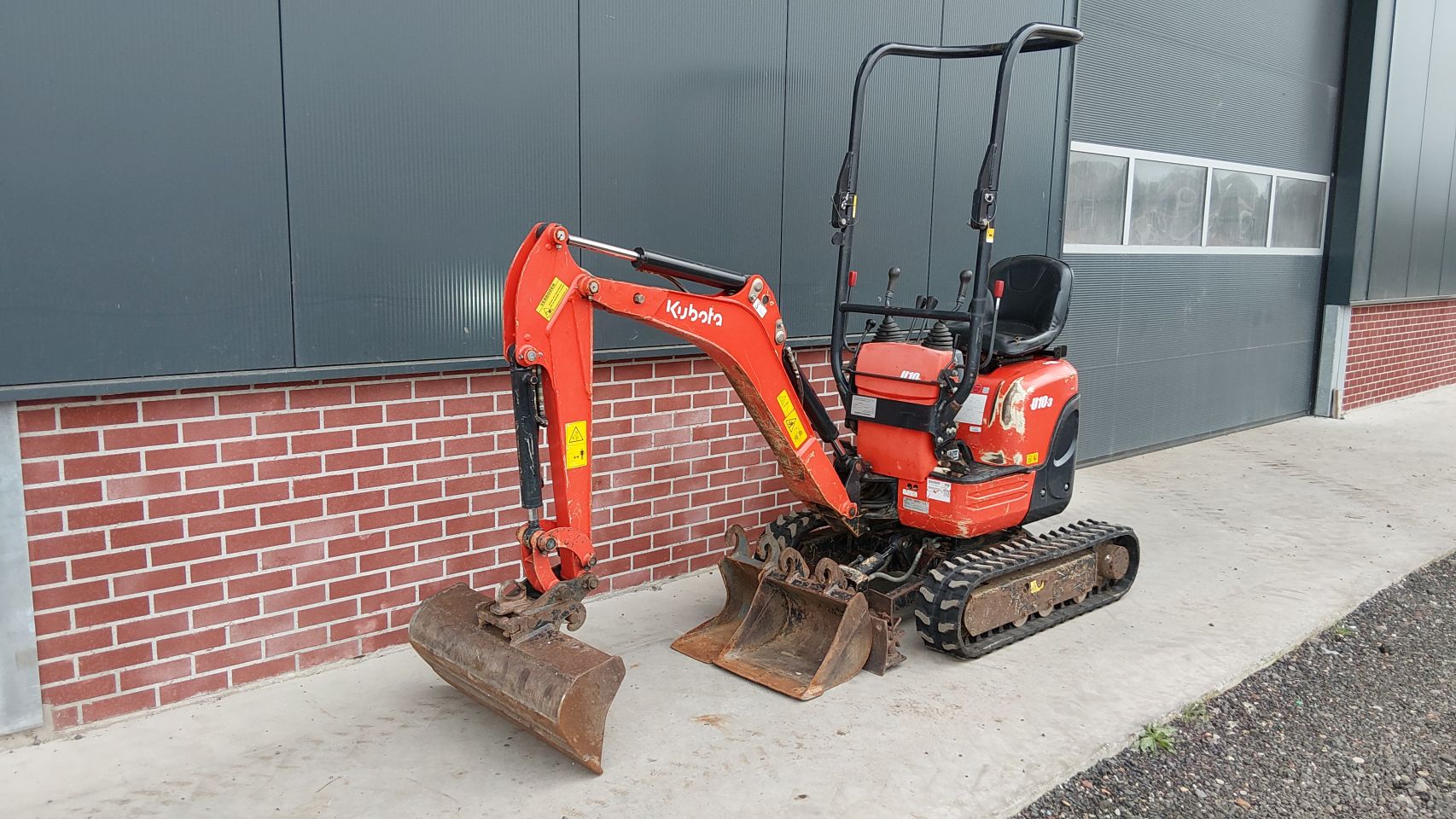 Nette Kubota U10-3 (bj2020) 3 bakken nieuwe rupsen