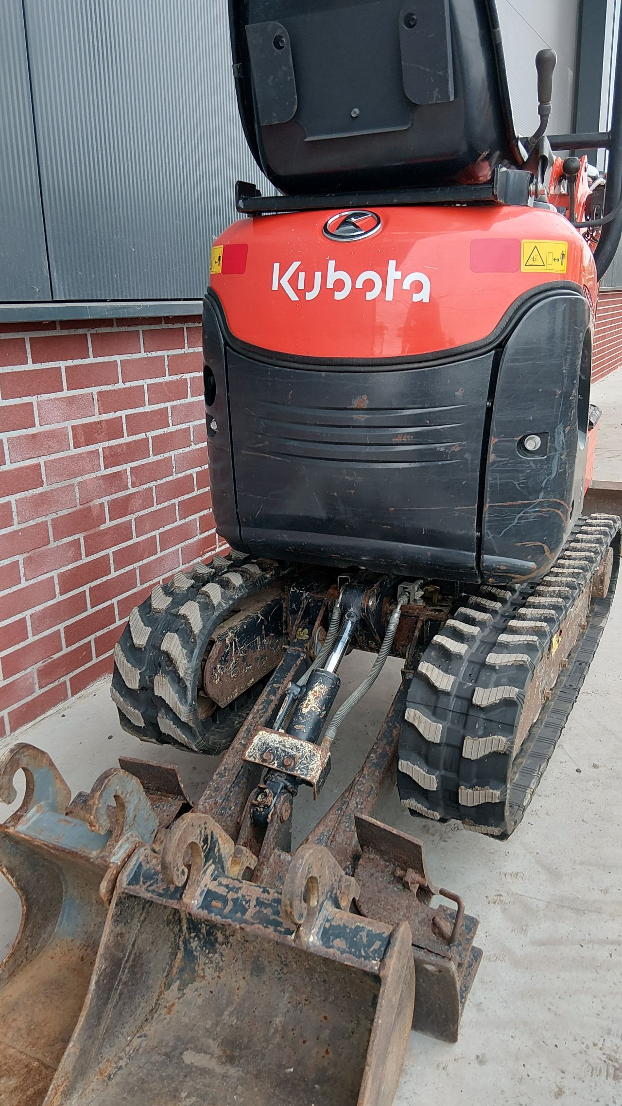 Nette Kubota U10-3 (bj2020) 3 bakken nieuwe rupsen
