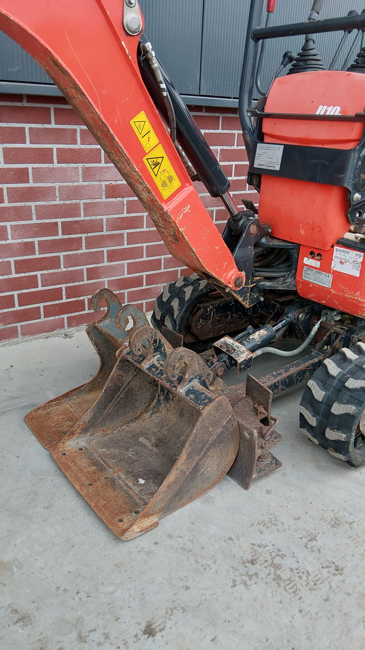 Nette Kubota U10-3 (bj2020) 3 bakken nieuwe rupsen