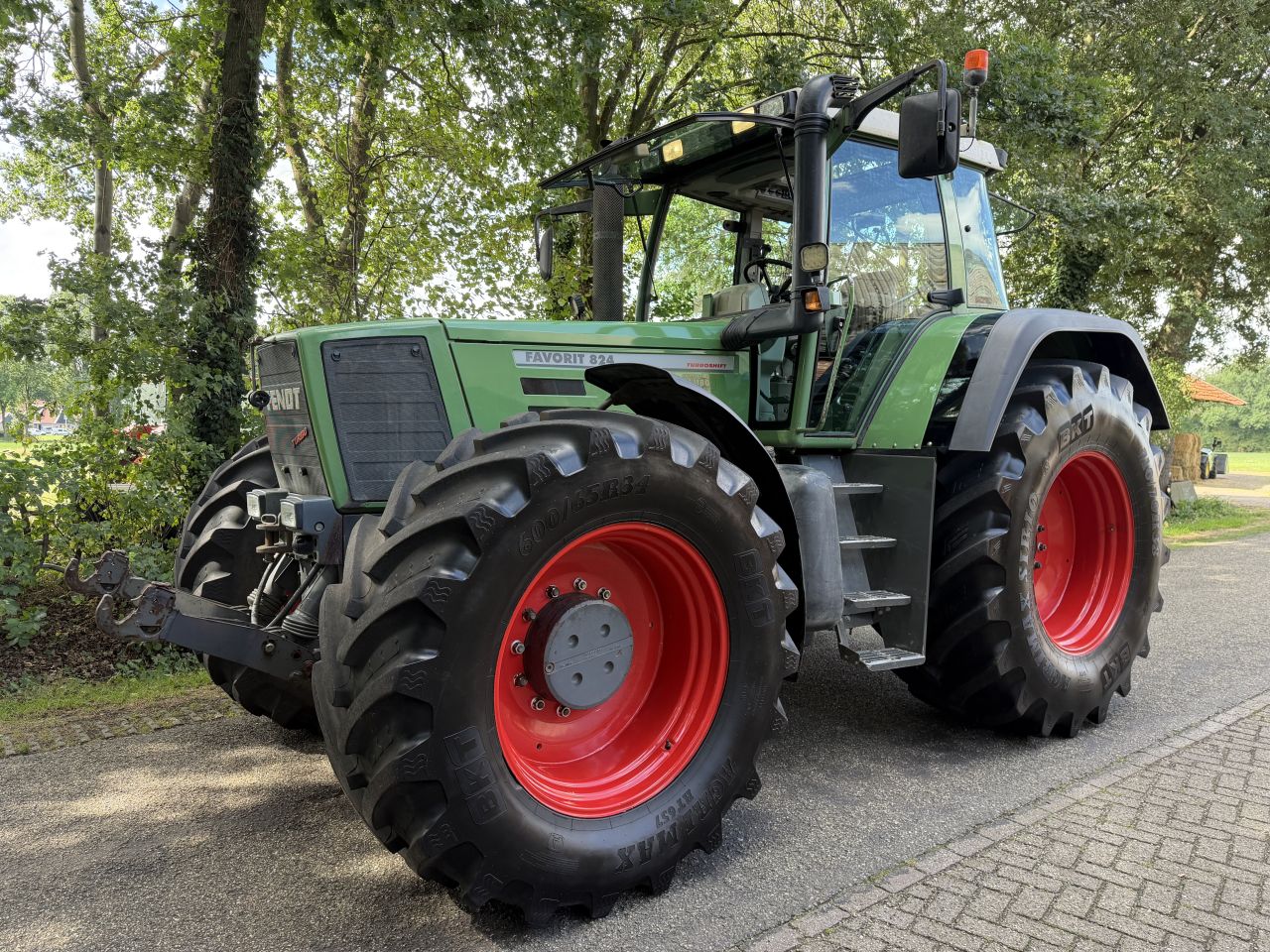 Fendt Favorit 824 Turboshift