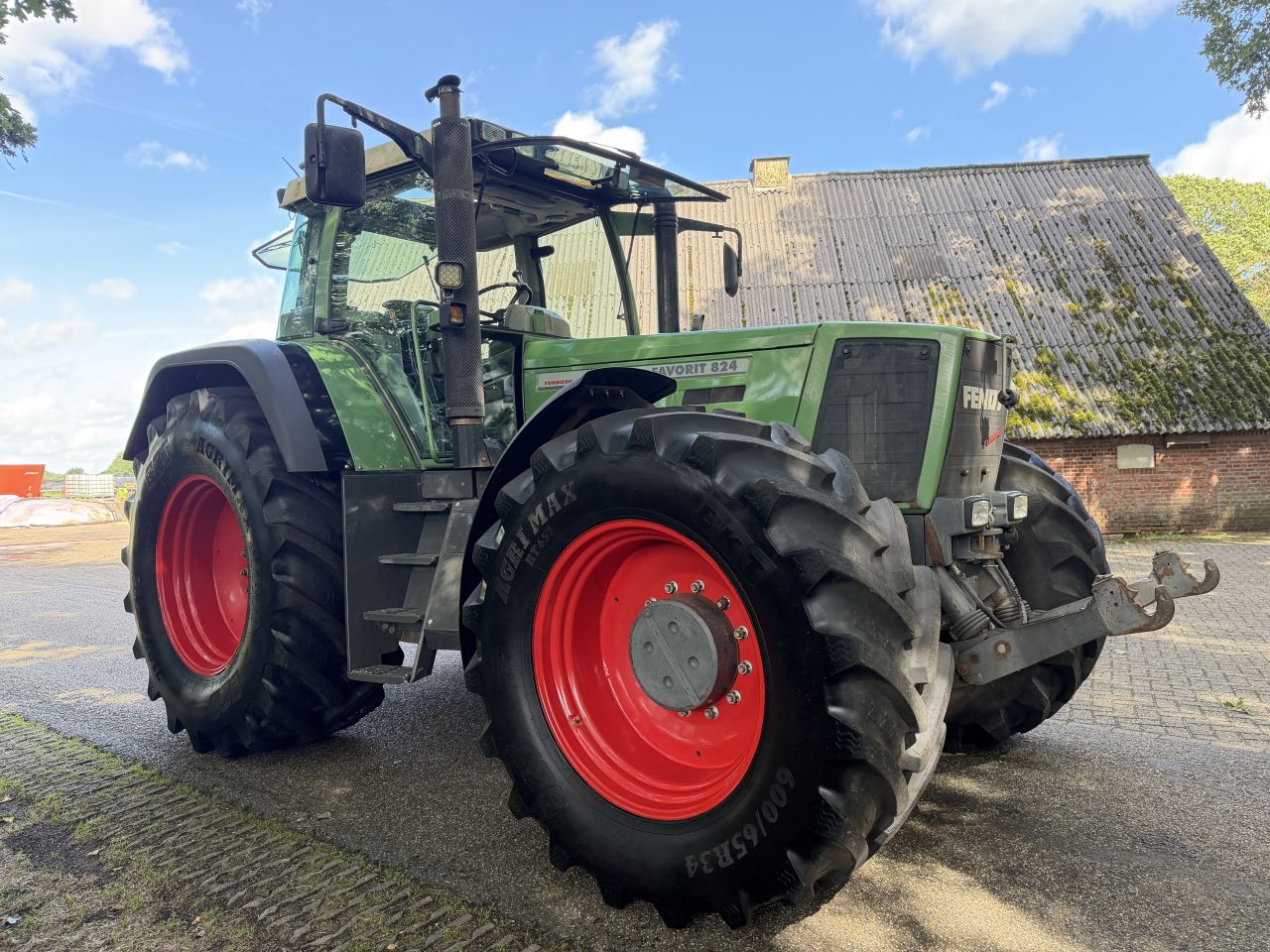 Fendt Favorit 824 Turboshift