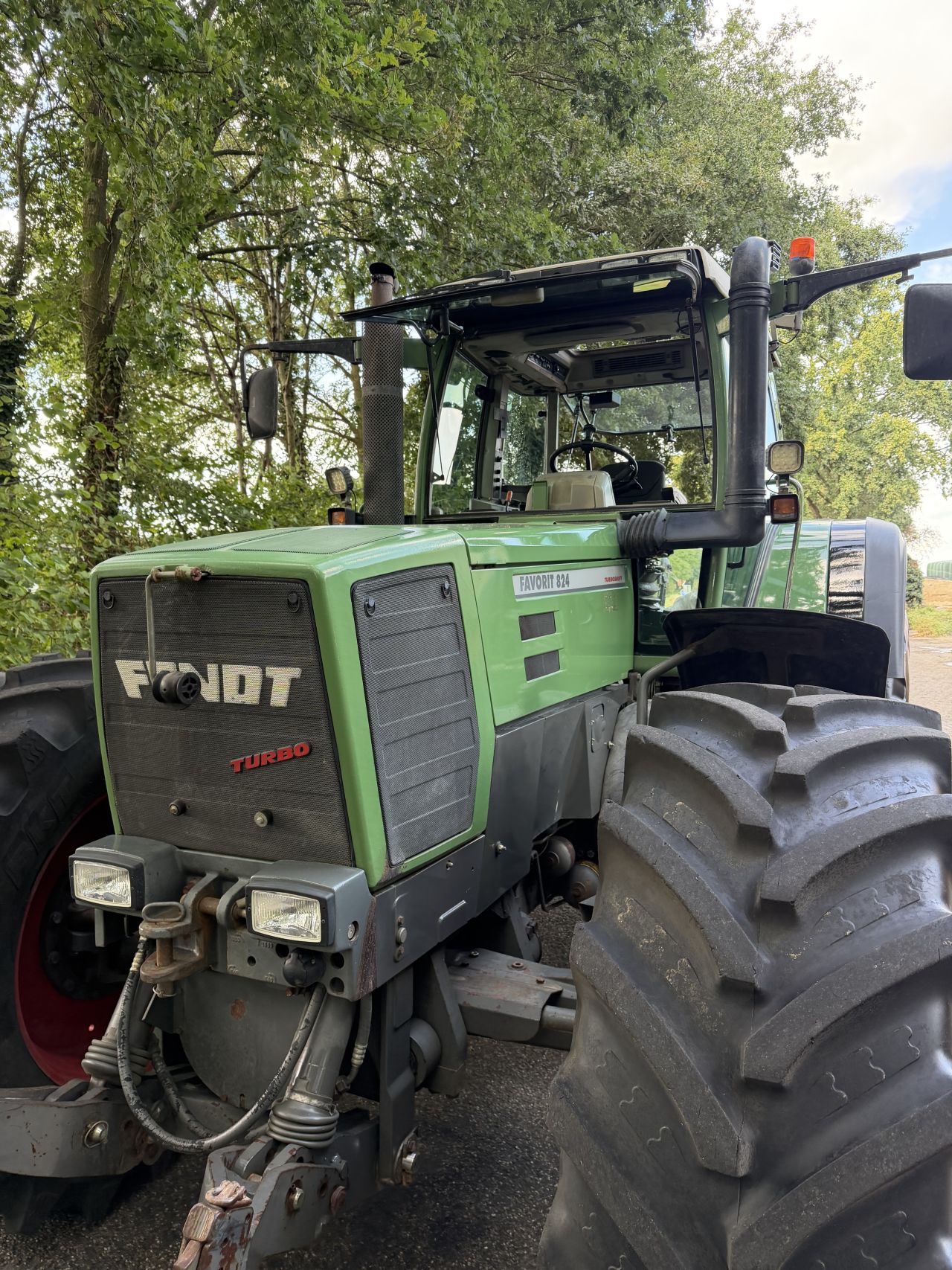 Fendt Favorit 824 Turboshift