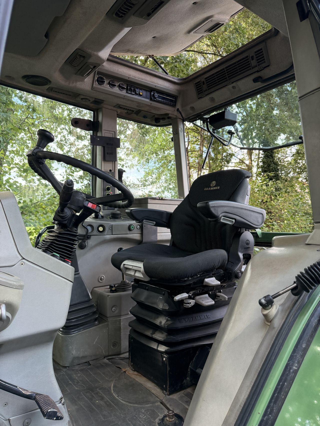 Fendt Favorit 824 Turboshift