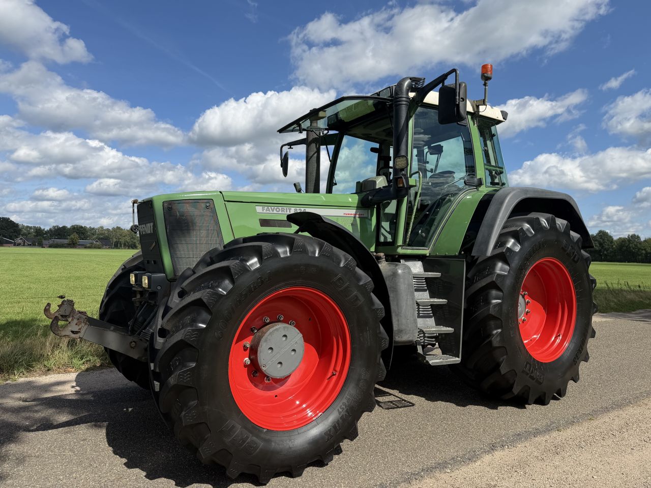 Fendt Favorit 824 Turboshift