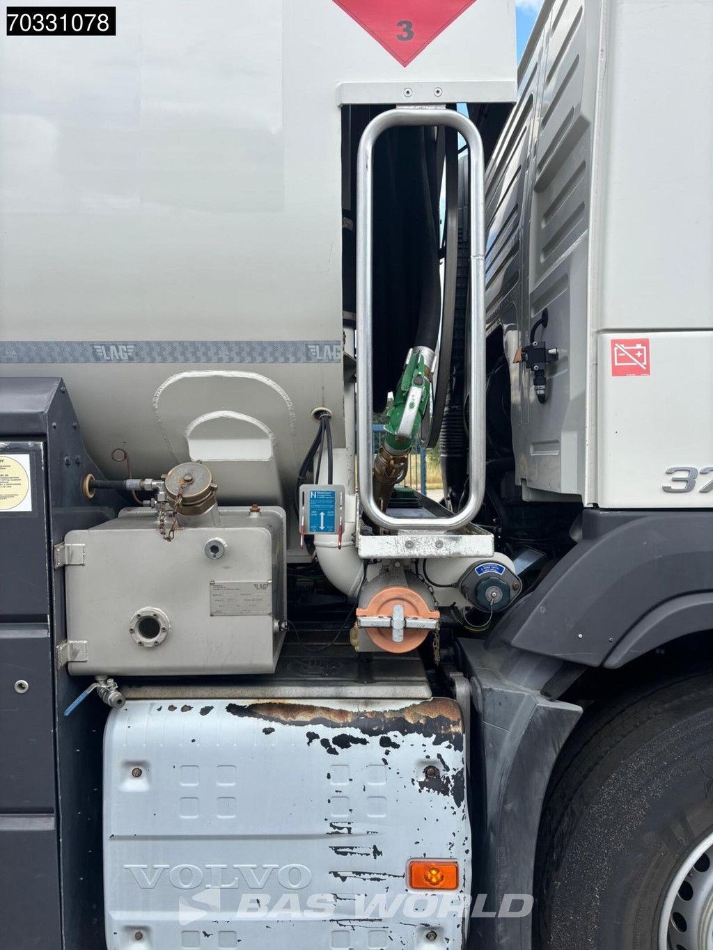 Volvo FM 370 6X2 LAG Fuel tanker 18.950 Liter 4 compartments Steering axle VEB Euro 6