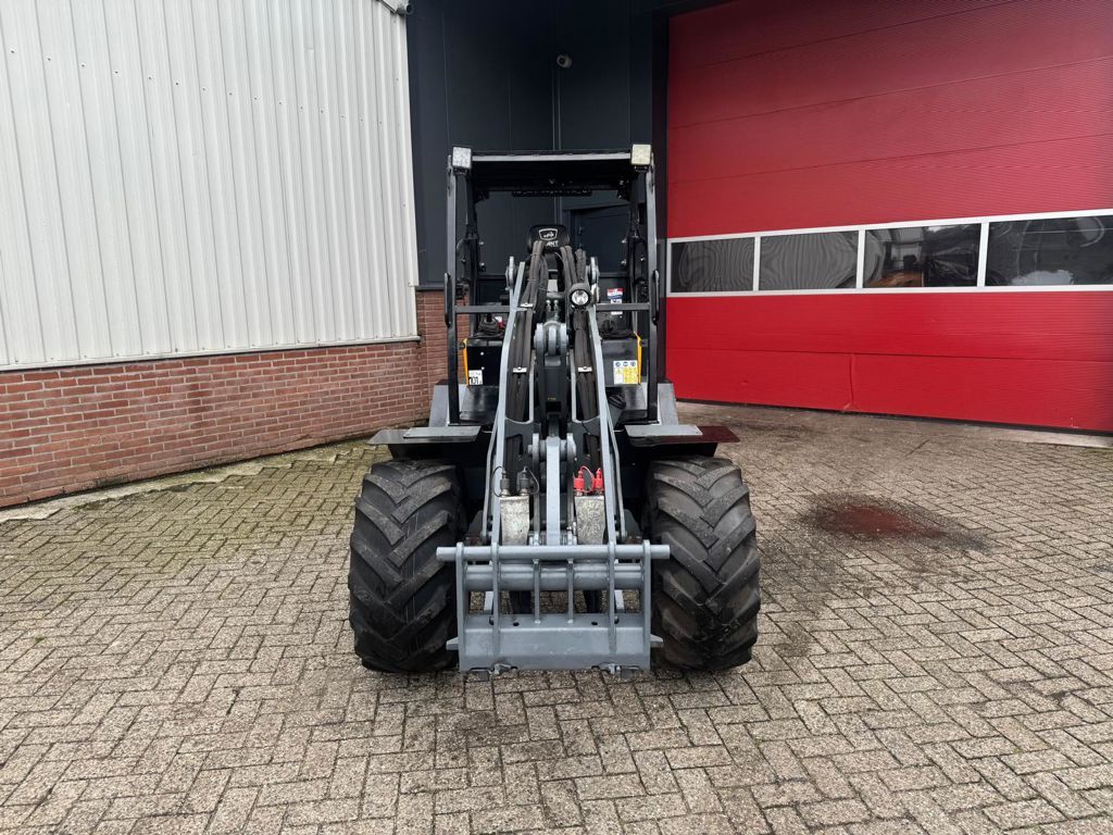 Giant V5003