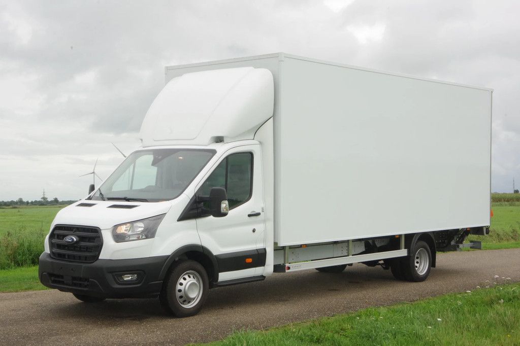 Ford Transit gesloten bakwagen 5,98 m.
