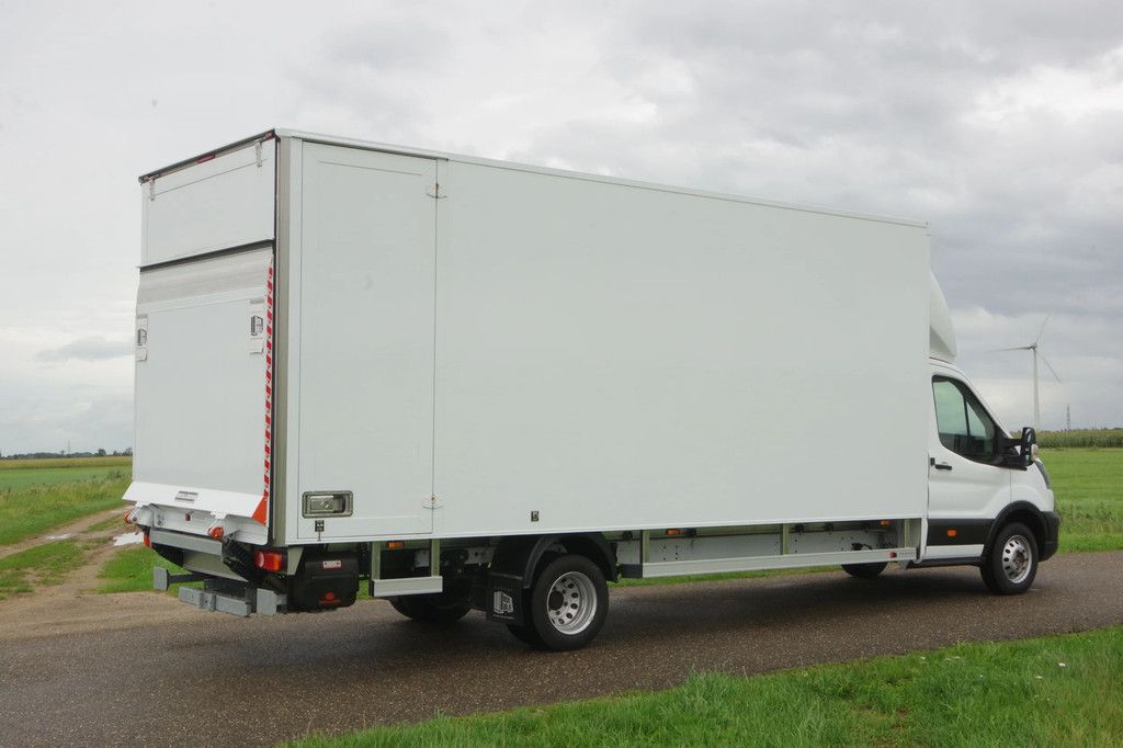 Ford Transit gesloten bakwagen 5,98 m.