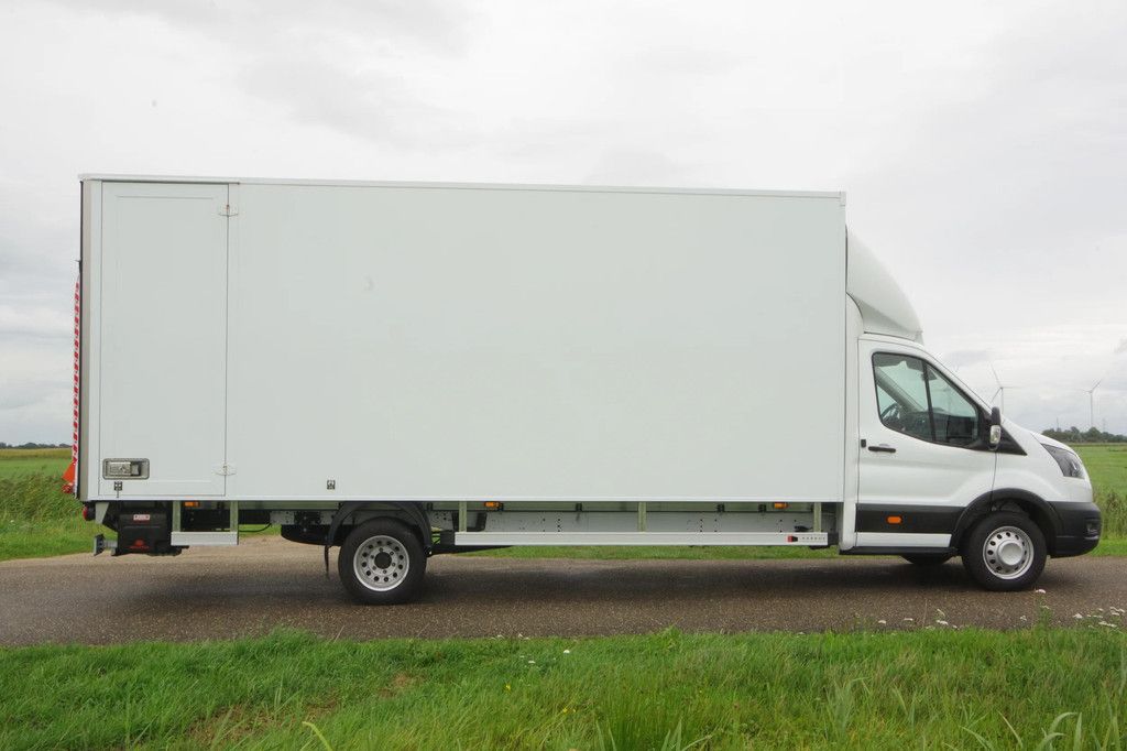Ford Transit gesloten bakwagen 5,98 m.