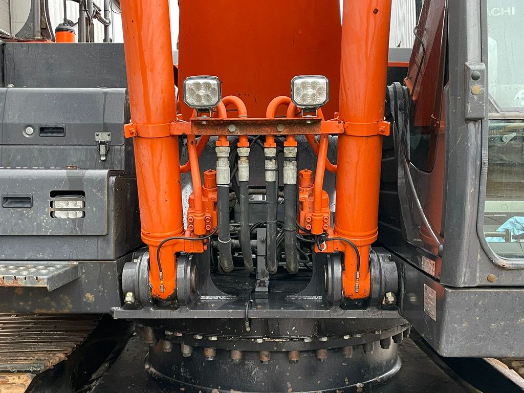 Hitachi ZX250LC-6