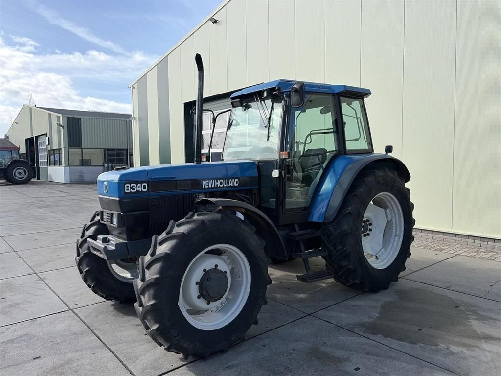 New Holland 8340 SLE