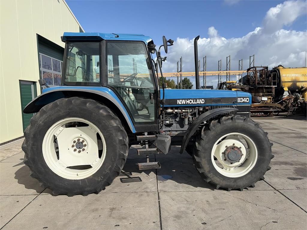 New Holland 8340 SLE