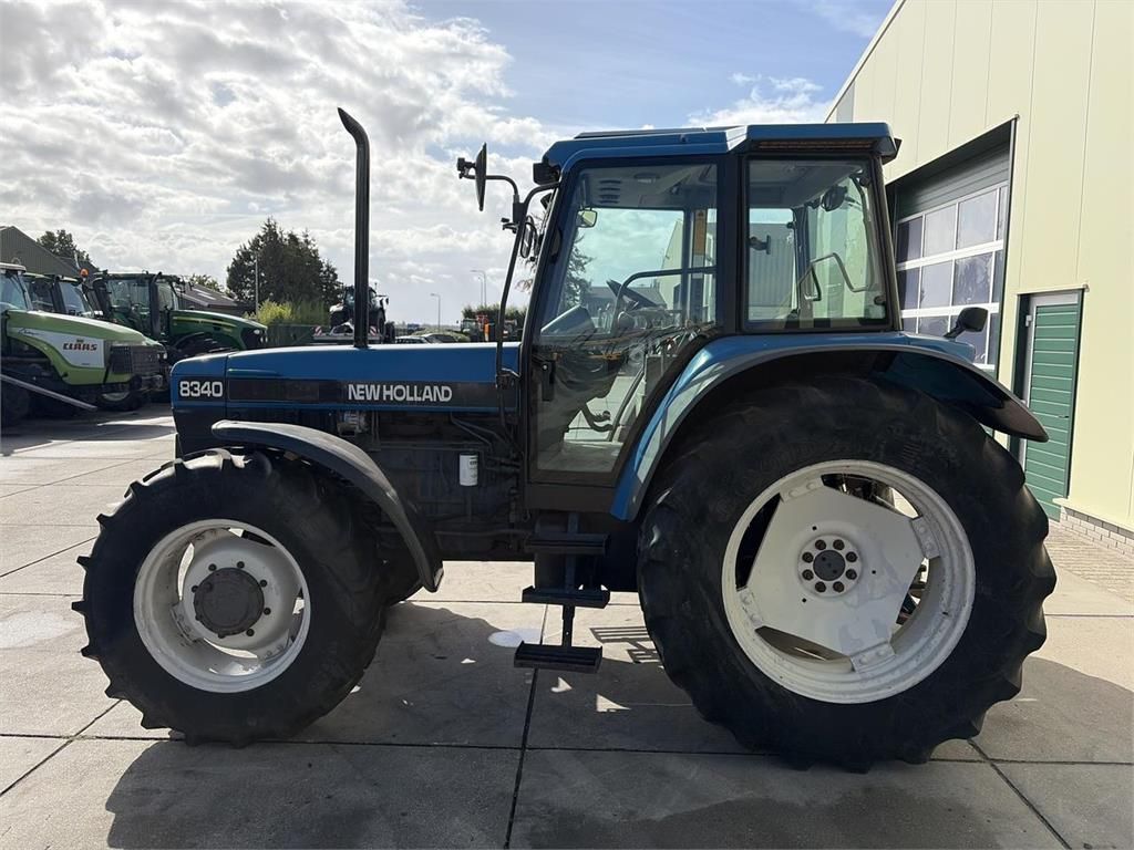 New Holland 8340 SLE