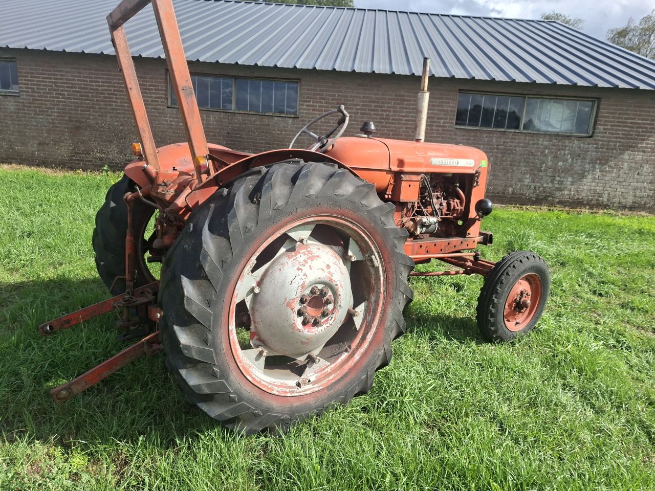 Nuffield 10/42