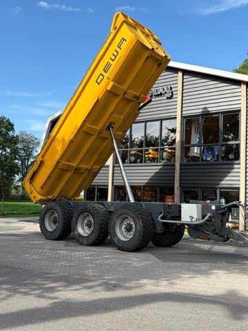 DEWA CC303 Kipper mit Ladekapazität von 30 Ton