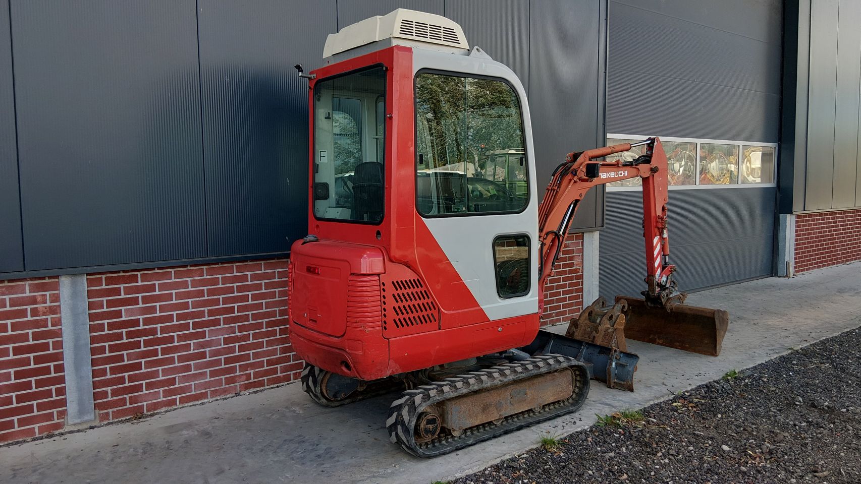 Takeuchi TB016 minigraver (bj2010) 3 bakken