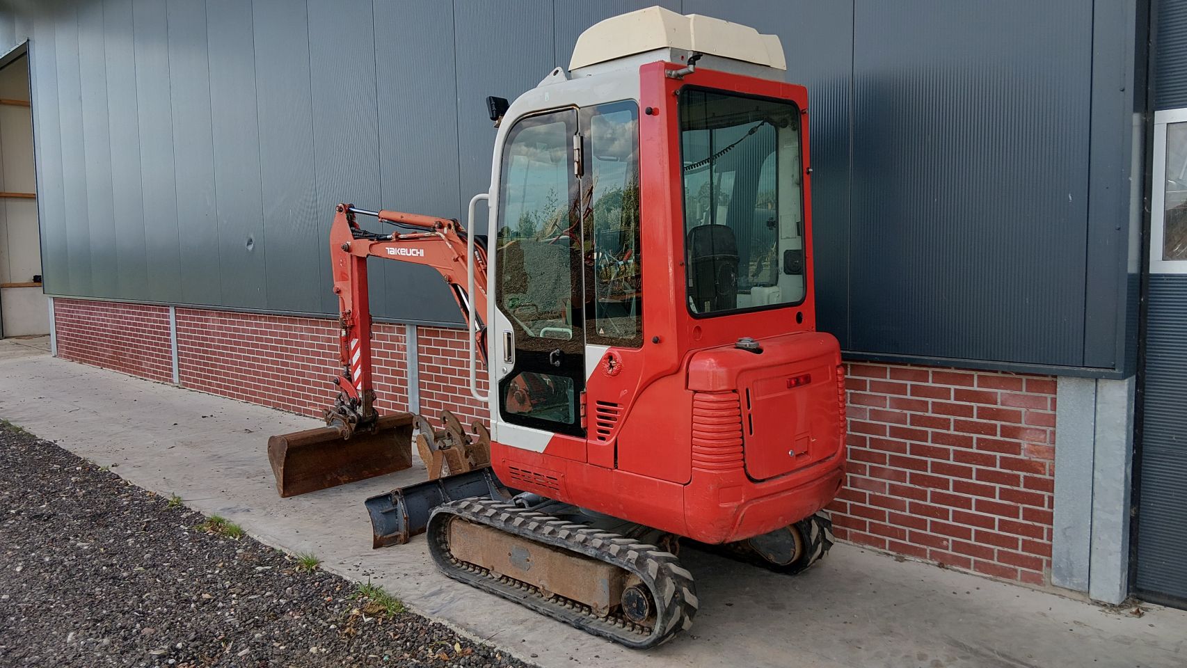 Takeuchi TB016 minigraver (bj2010) 3 bakken