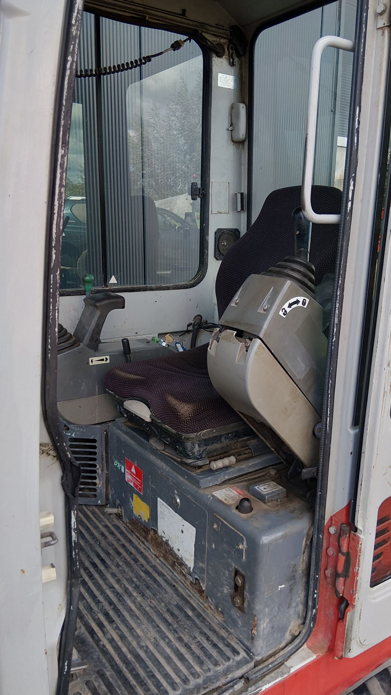 Takeuchi TB016 minigraver (bj2010) 3 bakken