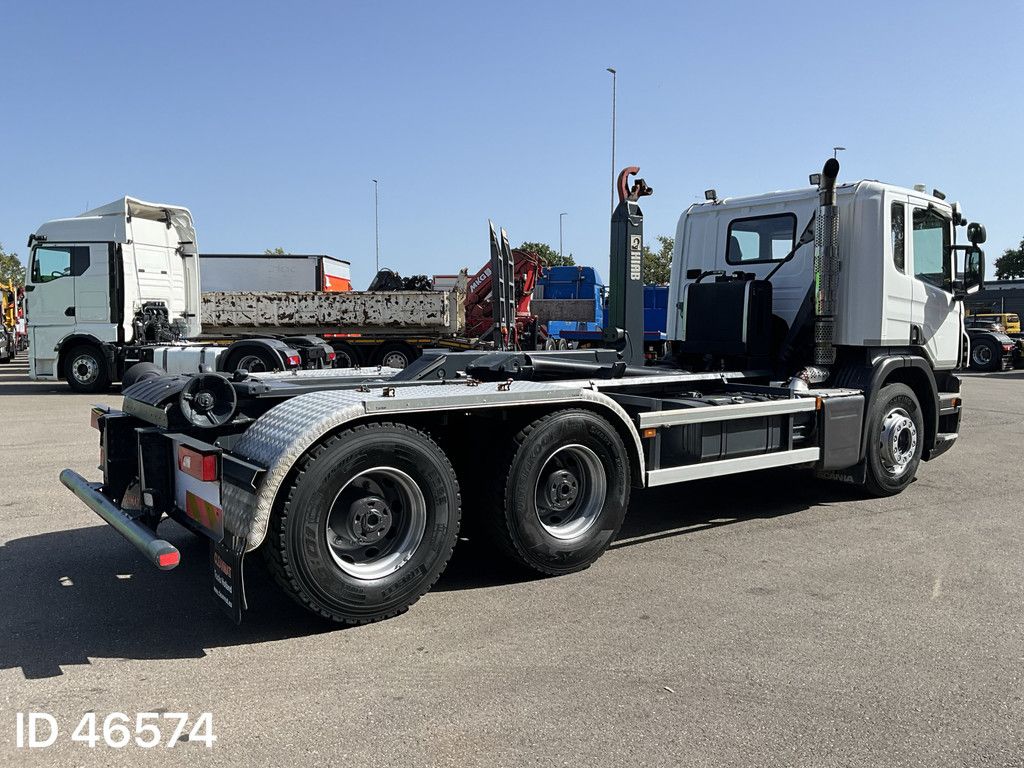 Scania P 360 6x4 Euro 6 Hiab haakarmsysteem Just 101.456 km!