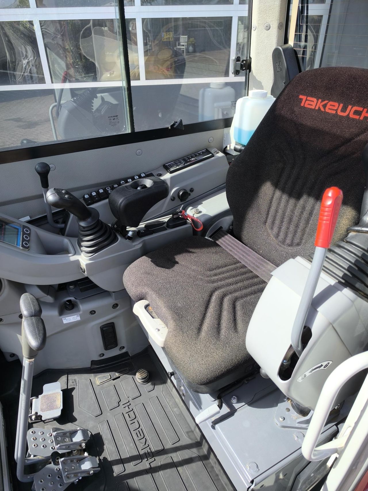 TAKEUCHI TB325R