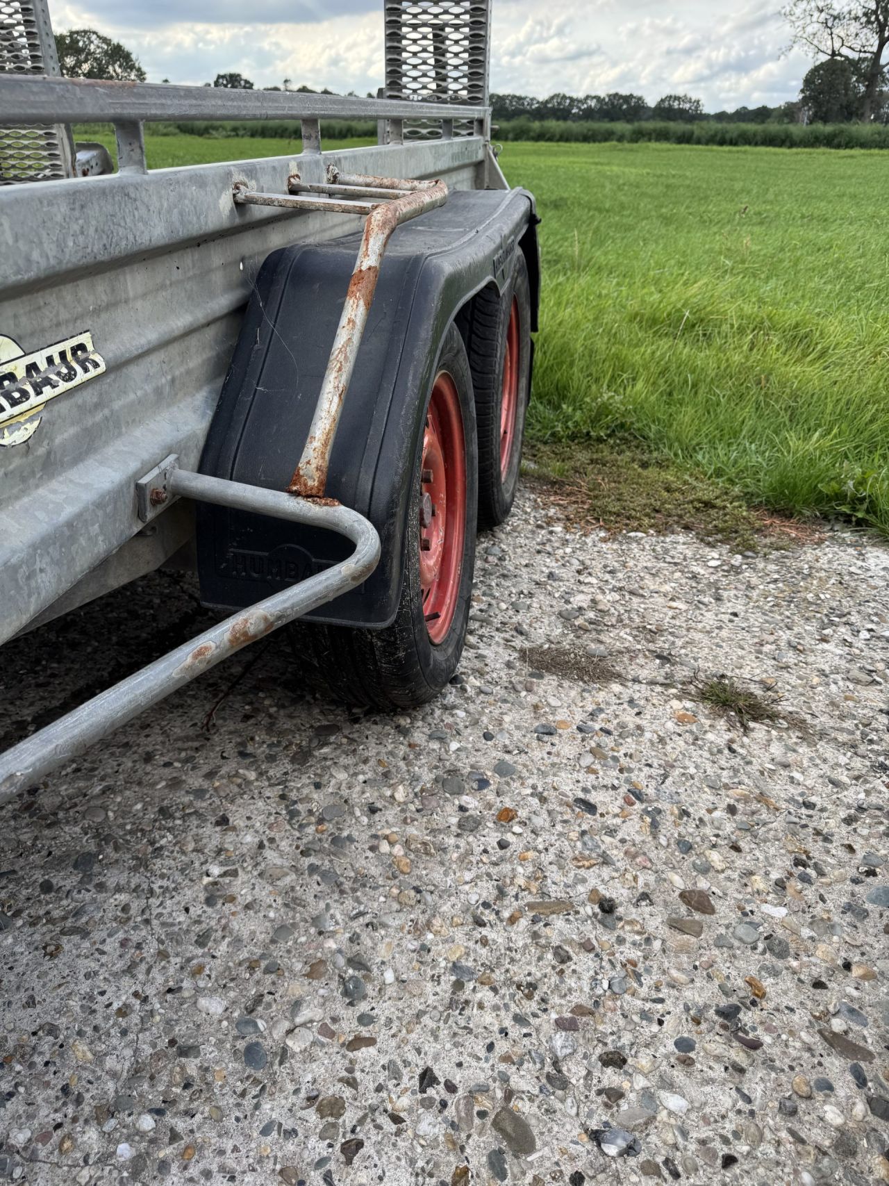 Humbaur HS2000 machinetransporters 2 stuks met werk